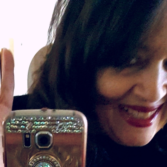 Meet your Posher, Faith - Picture 2 of 3